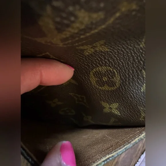 Louis Vuitton Vintage Danube with newer LV strap - Picture 10 of 16